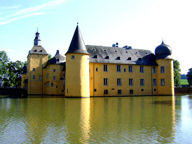 Замок Гуденау, Германия.