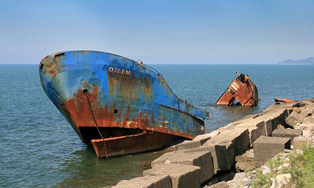 shipwreck_batumi_georgia_r_bartz