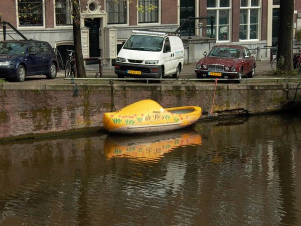 Лодка-сабо для каналов Амстердама
