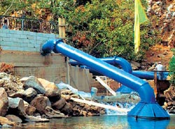 В 2002 году Ливан построил водозаборную станцию на приграничной с Израилем реке Ваззани, принадлежащей к бассейну Иордана. Это едва не стало причиной военного конфликта